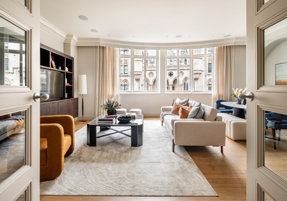 STRAND CHAMBERS 0224_068